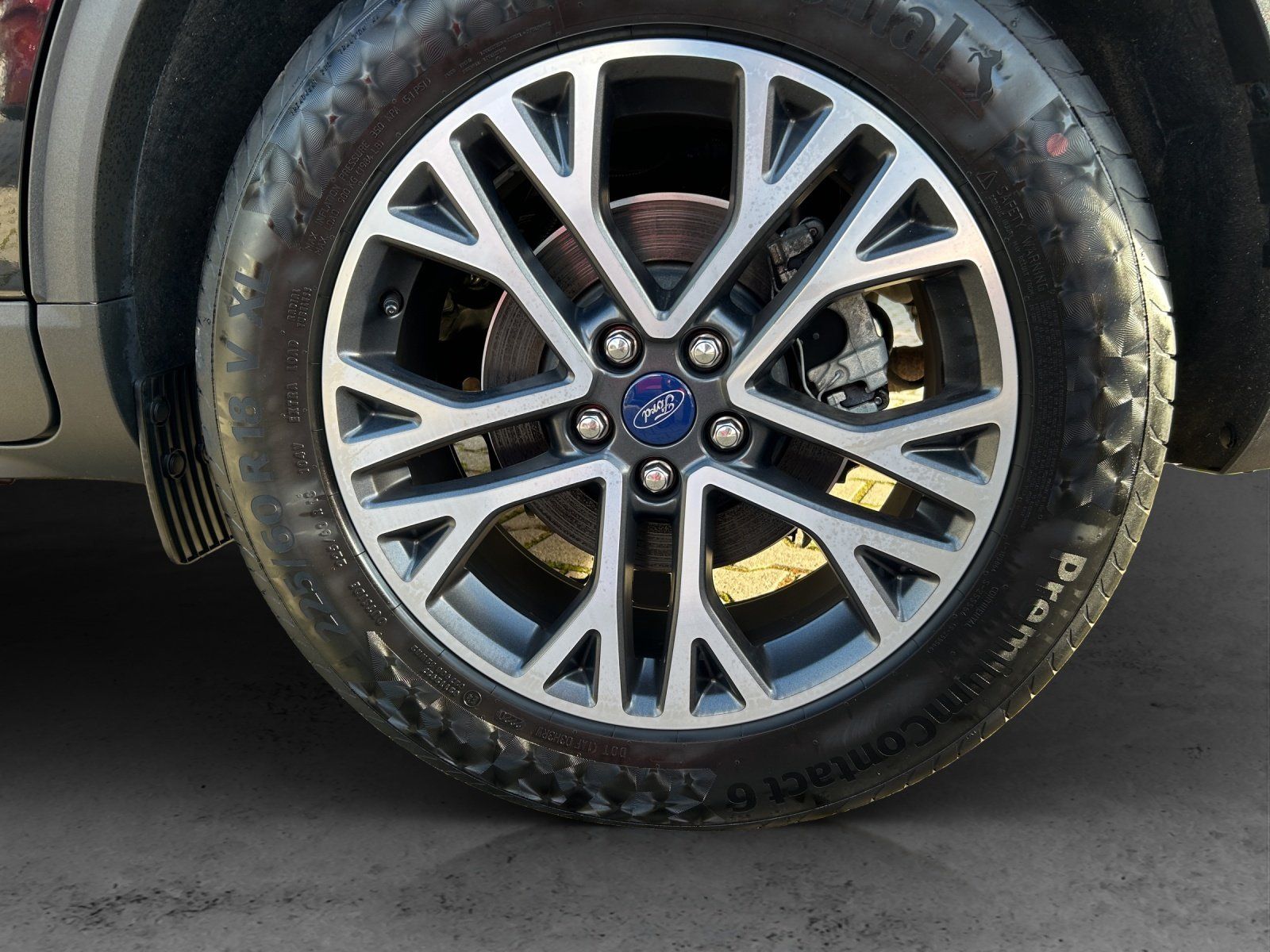 Fahrzeugabbildung Ford Kuga Titanium PHEV AHK-abnehmbar Navi Soundsyste