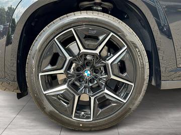 صورة 6 لـ 2024 BMW XM