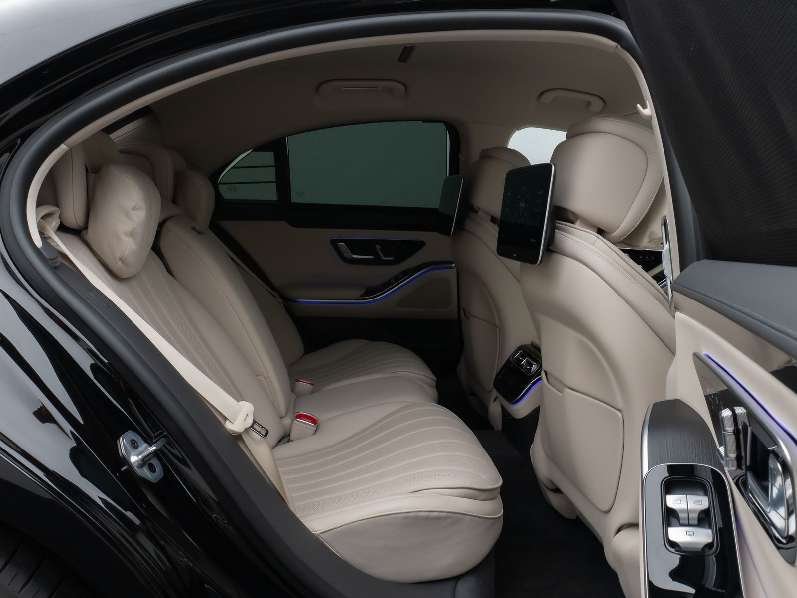 Fahrzeugabbildung Mercedes-Benz S 400d 4Matic HUD 360° 9G-Tronic MBUX Fond-Ent.
