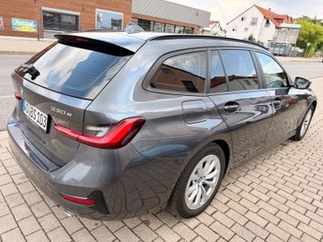 BMW 330 - 4
