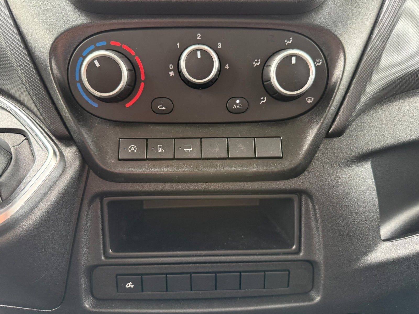 Fahrzeugabbildung Iveco Daily 35S16HA8/P Kühlkoffer *R 3450 mm*Luft*LBW*