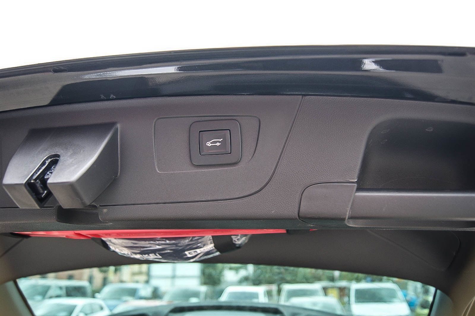 Fahrzeugabbildung Opel Insignia Sports Tourer 1.5T INNOVATION LED NAVI
