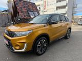 Suzuki Vitara 1.4 Mild-Hybrid Comfort+ 4x4 - Suzuki: Allradantrieb