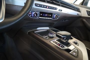 Audi Q7 - 11