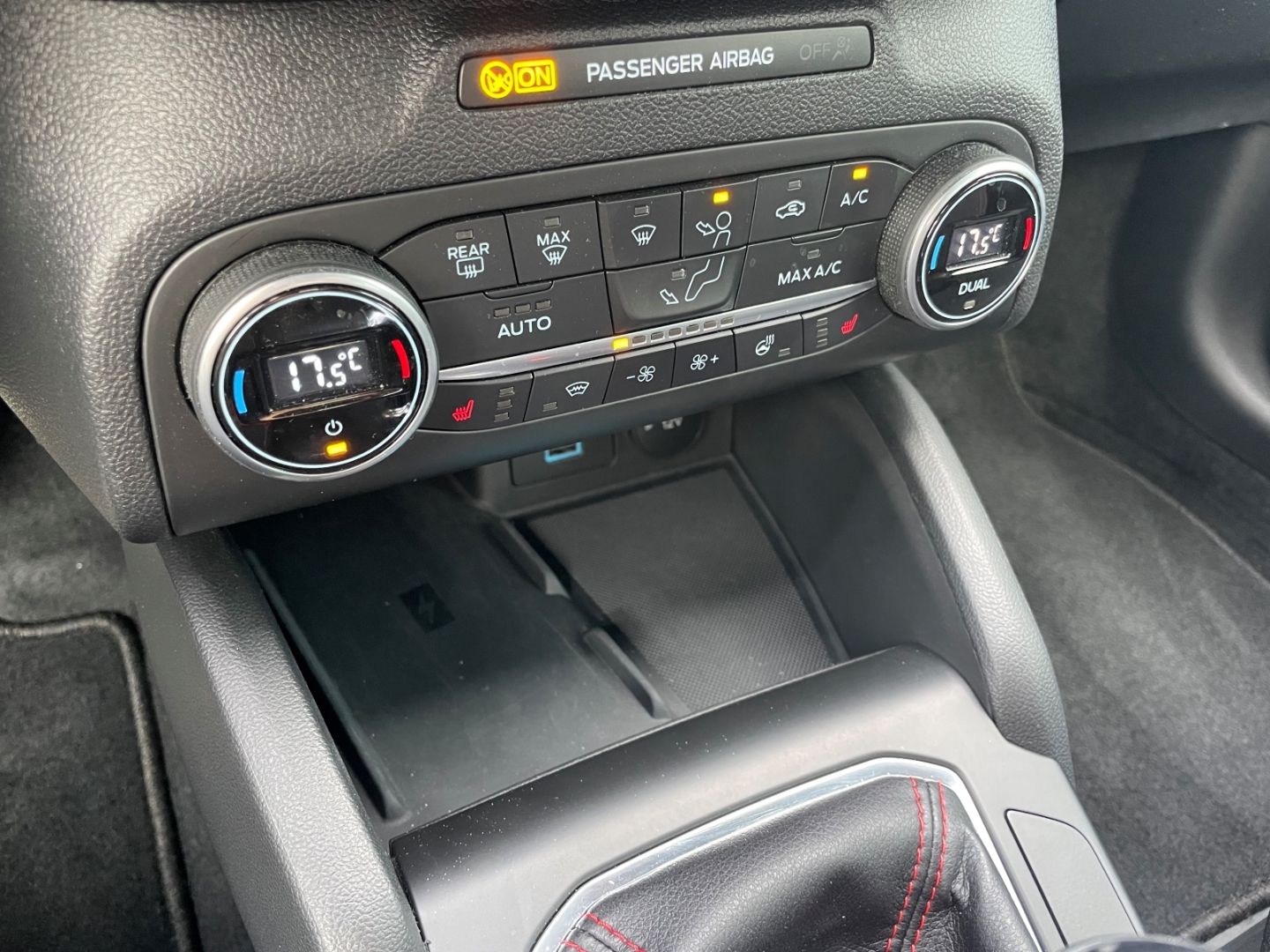 Fahrzeugabbildung Ford Focus Turnier ST-Line X VerkehrszeichenERK Kamer