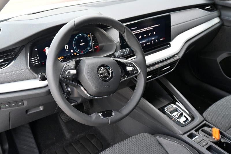 Fahrzeugabbildung SKODA Octavia Combi 2.0 TDI DSG Selection Plus AHK*NAV