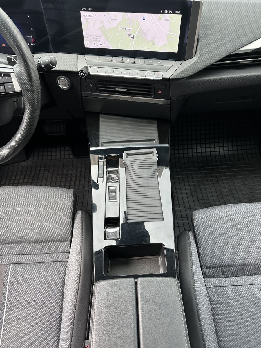 Fahrzeugabbildung Opel Astra SpT 1.6 Hybrid Elegance NAV+LED+ACC+VCOCKP