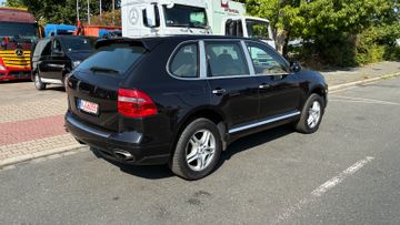 Porsche Cayenne - 3