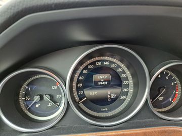 Mercedes E 200 - 9