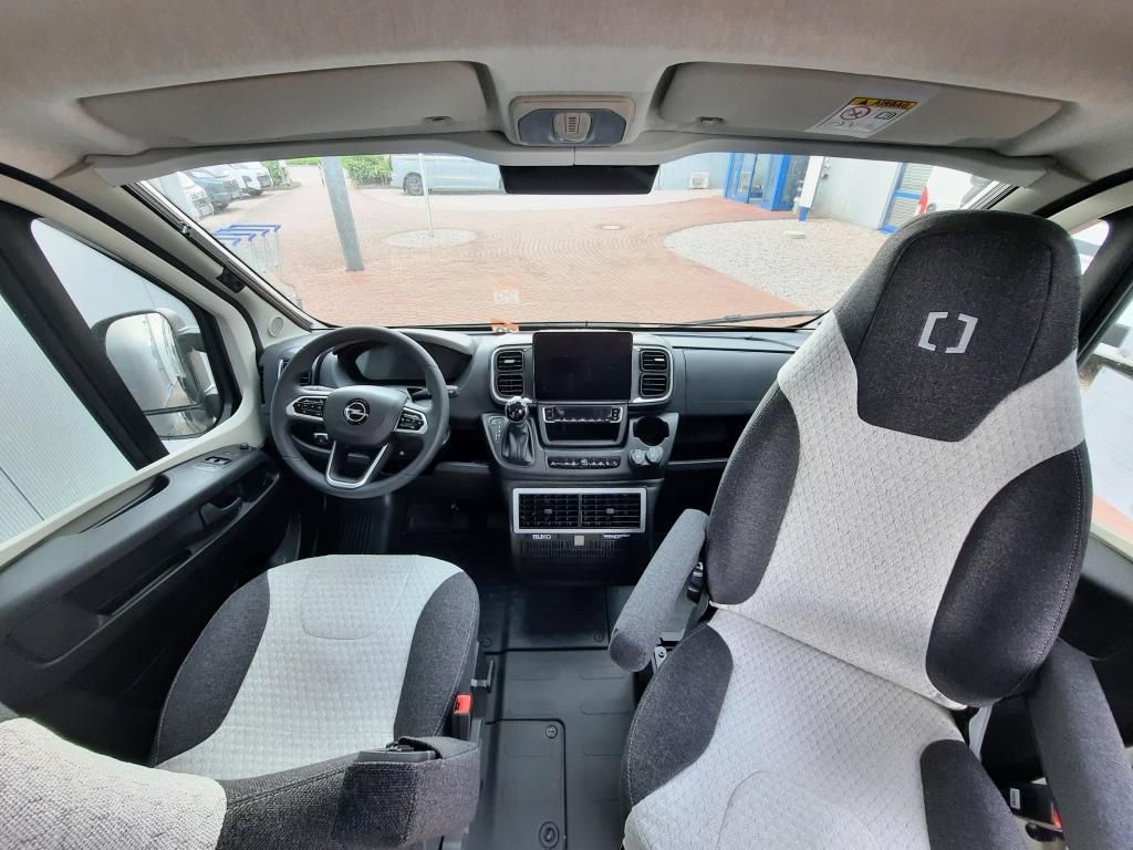 Fahrzeug Übersicht 18 Fahrzeugabbildung Crosscamp Camper Vans CV 600 Opel Verfüg./Sparen Sie 14.74