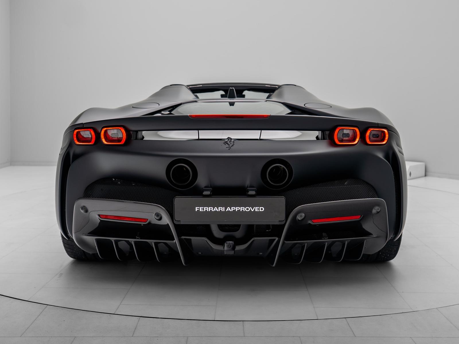 Ferrari SF90 Spider NERO OPACO - FERRARI HAMBURG