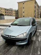 Peugeot 206 1.1 Benzin - Peugeot Gebrauchtwagen von 2000