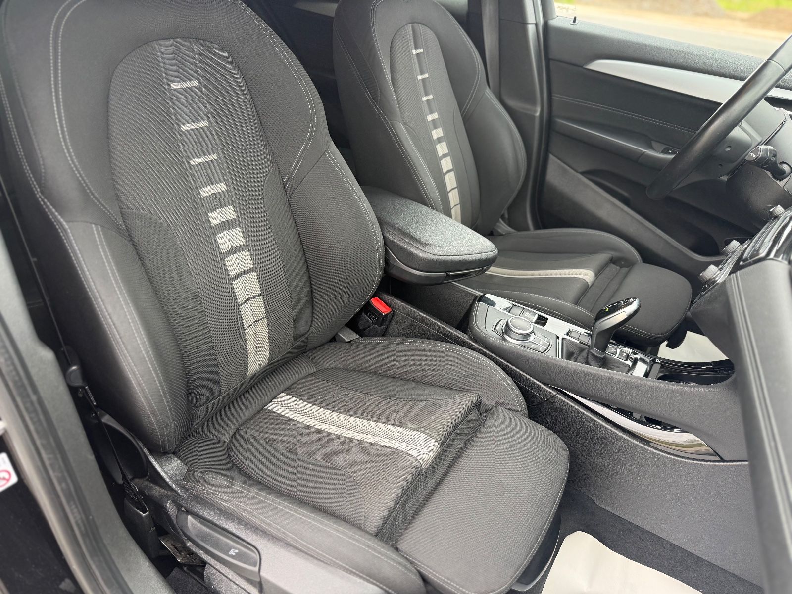 BMW X2 sDrive 18 i *SPORTSITZE+KAMERA+NAVI+18"ZOLL* foto 8