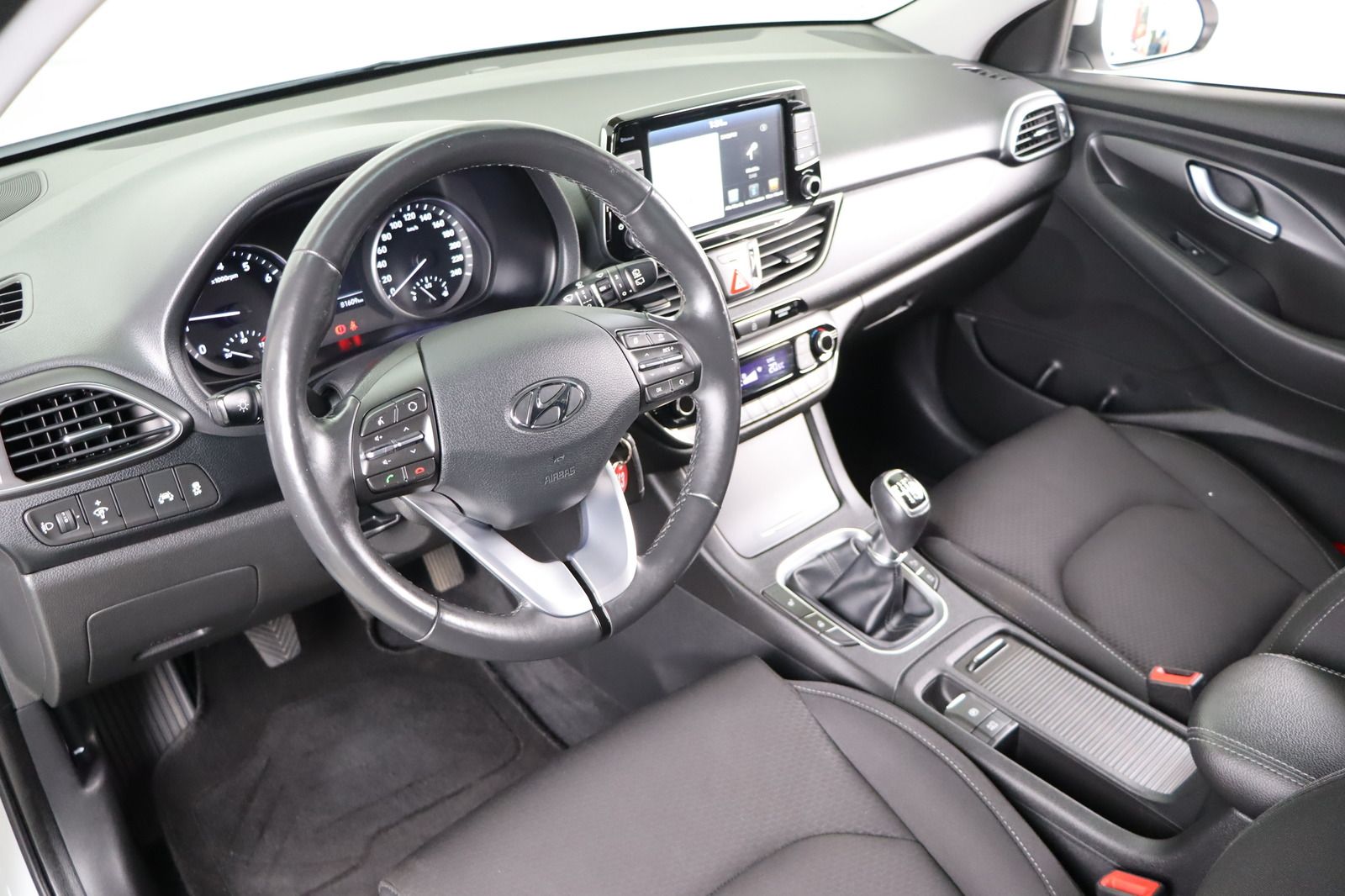 Fahrzeugabbildung Hyundai i30 T- GDi CW Family + * LED * Navi * DAB+ *