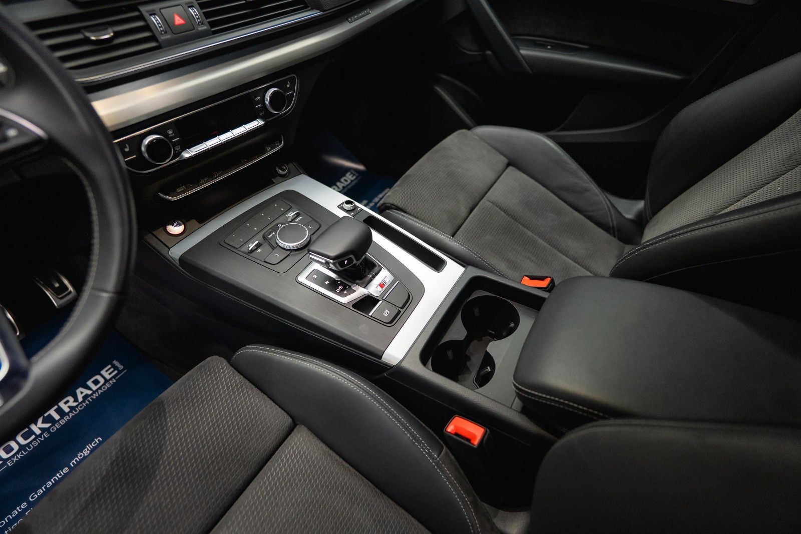 Fahrzeugabbildung Audi SQ5 3.0 TDI quattro Optik-Paket Schwarz *LED*19%