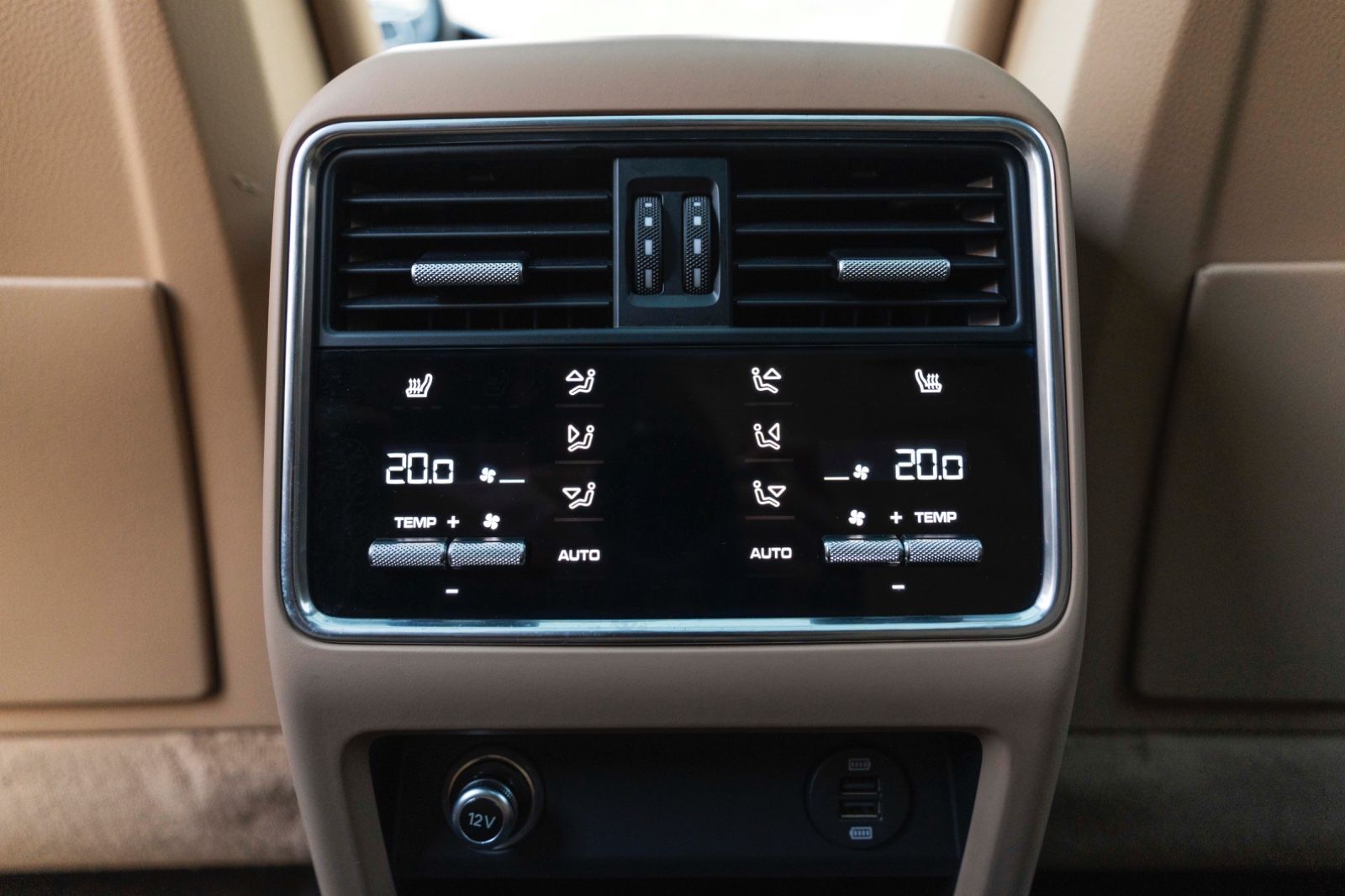 Fahrzeugabbildung Porsche Cayenne E-Hybrid SPORT-CHRONO BURMESTER 360° LED