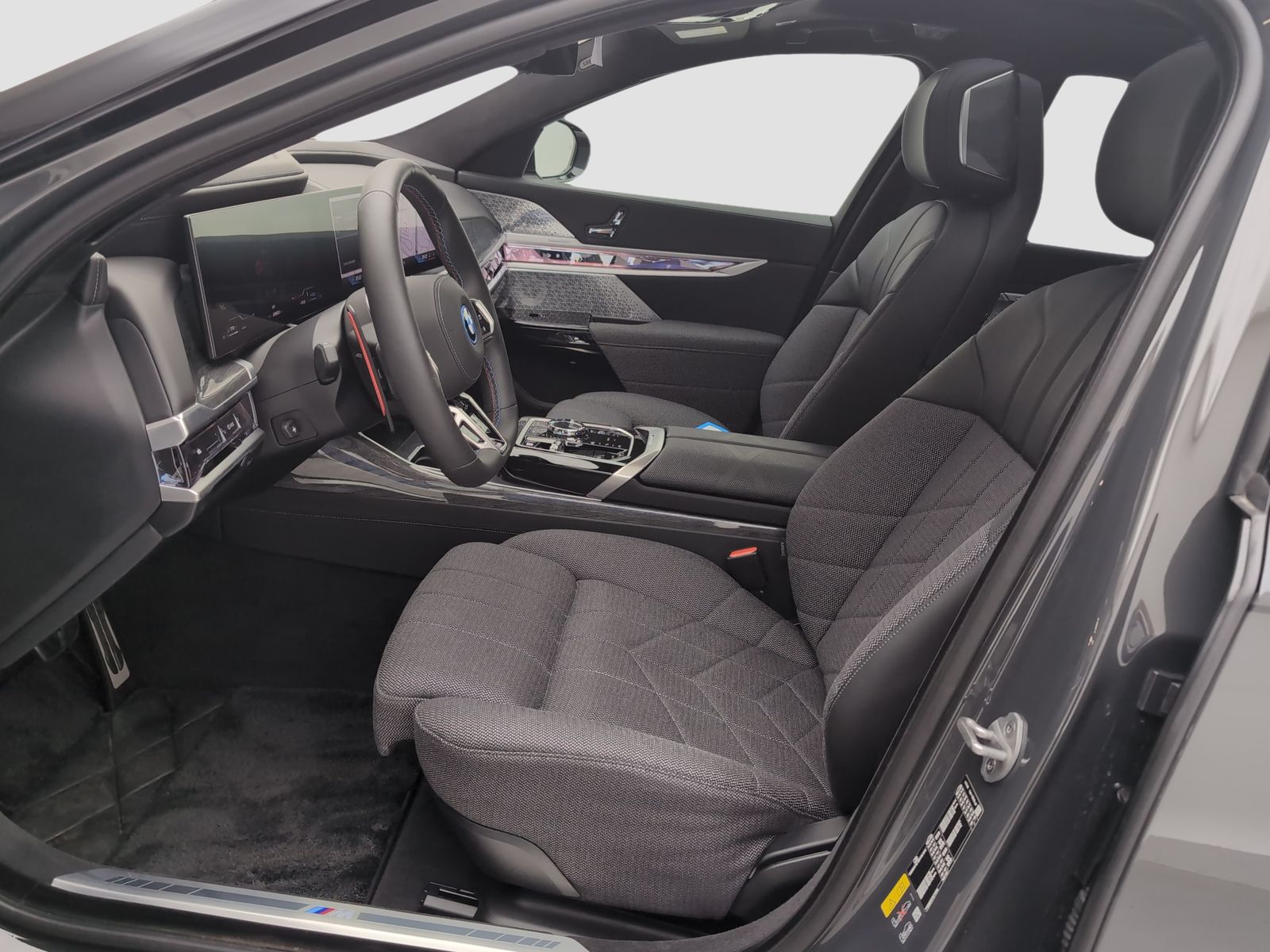 BMW M760 - Bild 8