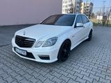 Mercedes-Benz E 63 AMG  P30 Night Vision Harman Kardon - gebrauchte Mercedes-Benz E 63 AMG aus dem Jahr 2011
