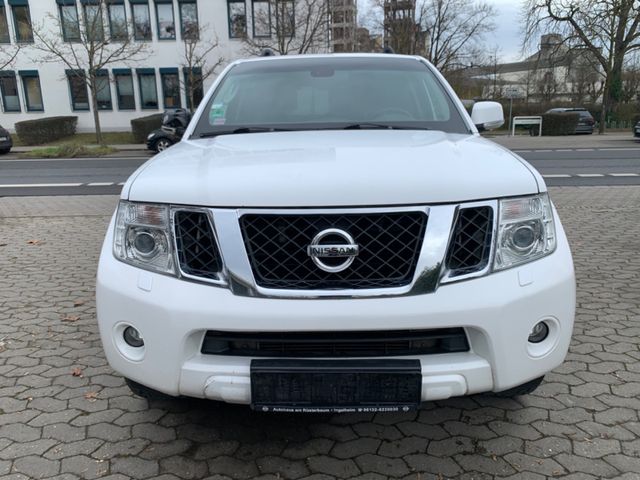 Nissan Pathfinder 3.0 dCi LE