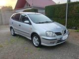 Nissan Almera Tino mit neuem TÜV  und - Nissan Almera Tino: Kleinbus