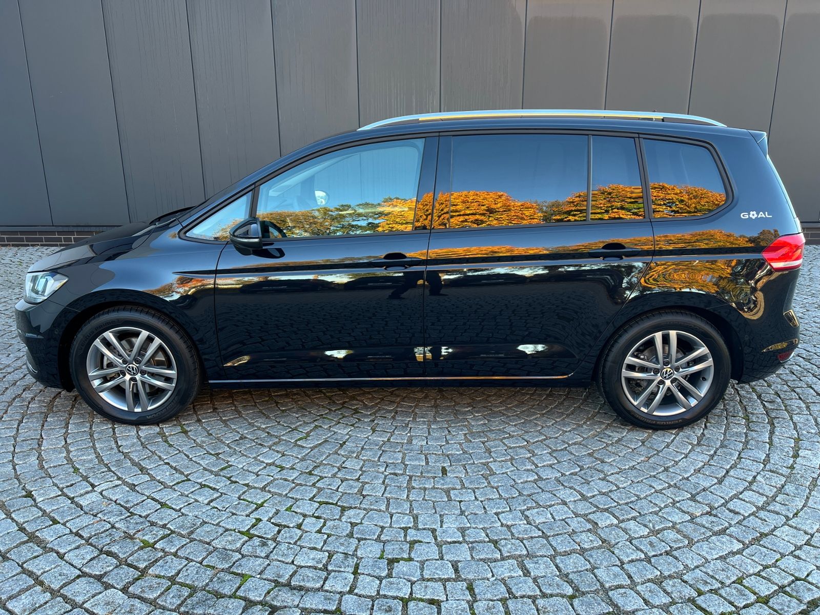 Fahrzeugabbildung Volkswagen Touran GOAL 1.5 TSI DSG *AHK, ACC, Kamera, 17''-