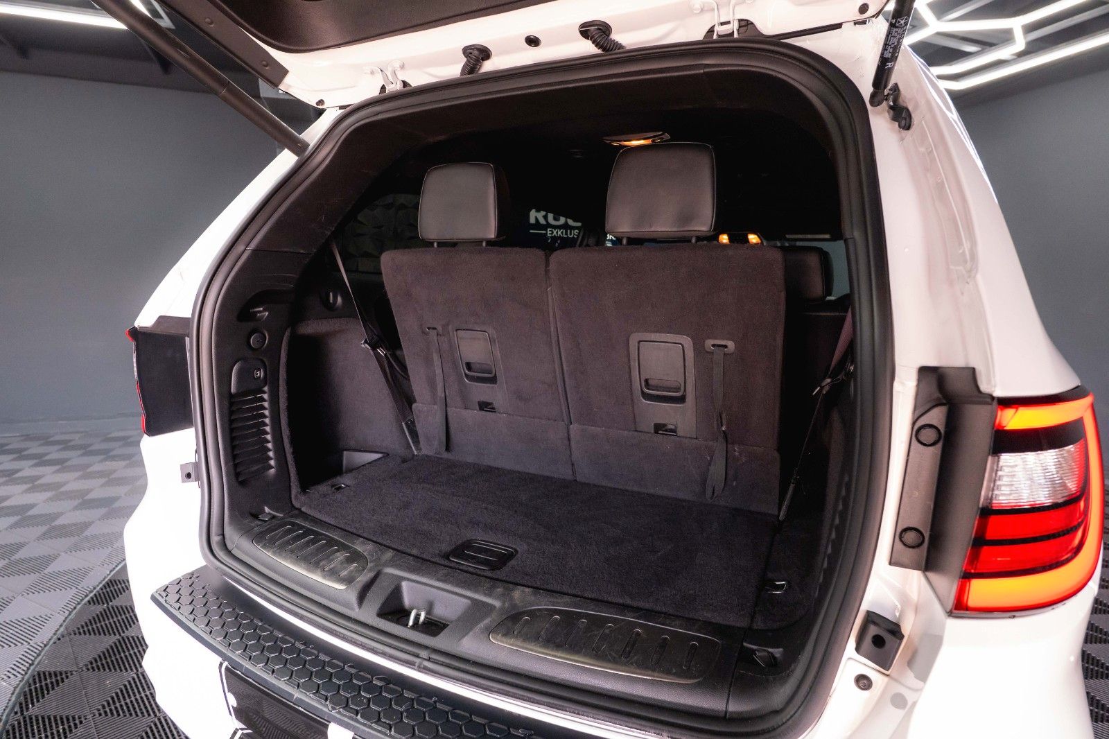 Fahrzeugabbildung Dodge Durango 3.6 V6 GT 4x4 SRT Night-Paket Modell 22