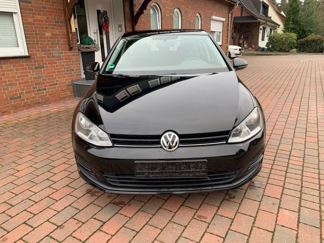 Volkswagen Golf VII Lim. Trendline BMT