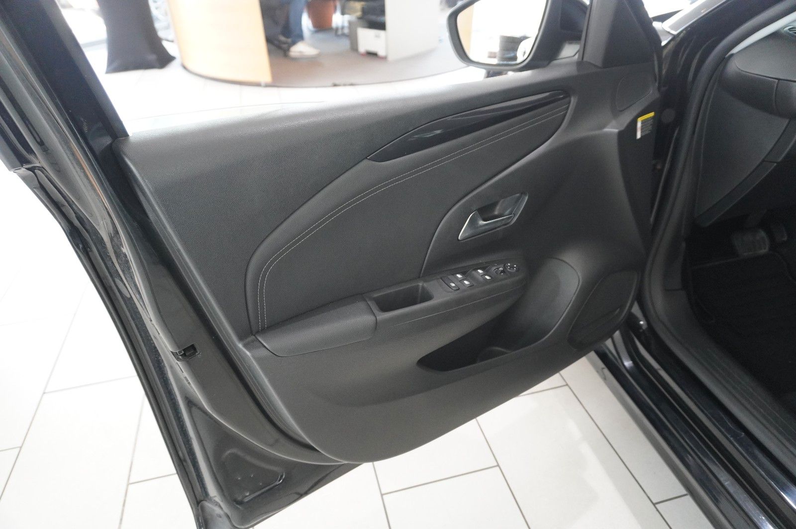 Fahrzeugabbildung Opel Corsa-e F ELEGANCE 3-PHASIG NAVI/LED/KAMERA/DAB+