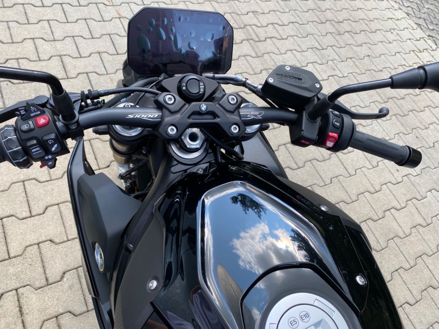 Fahrzeugabbildung BMW S 1000 R Komfort Paket, Dynamik Paket,