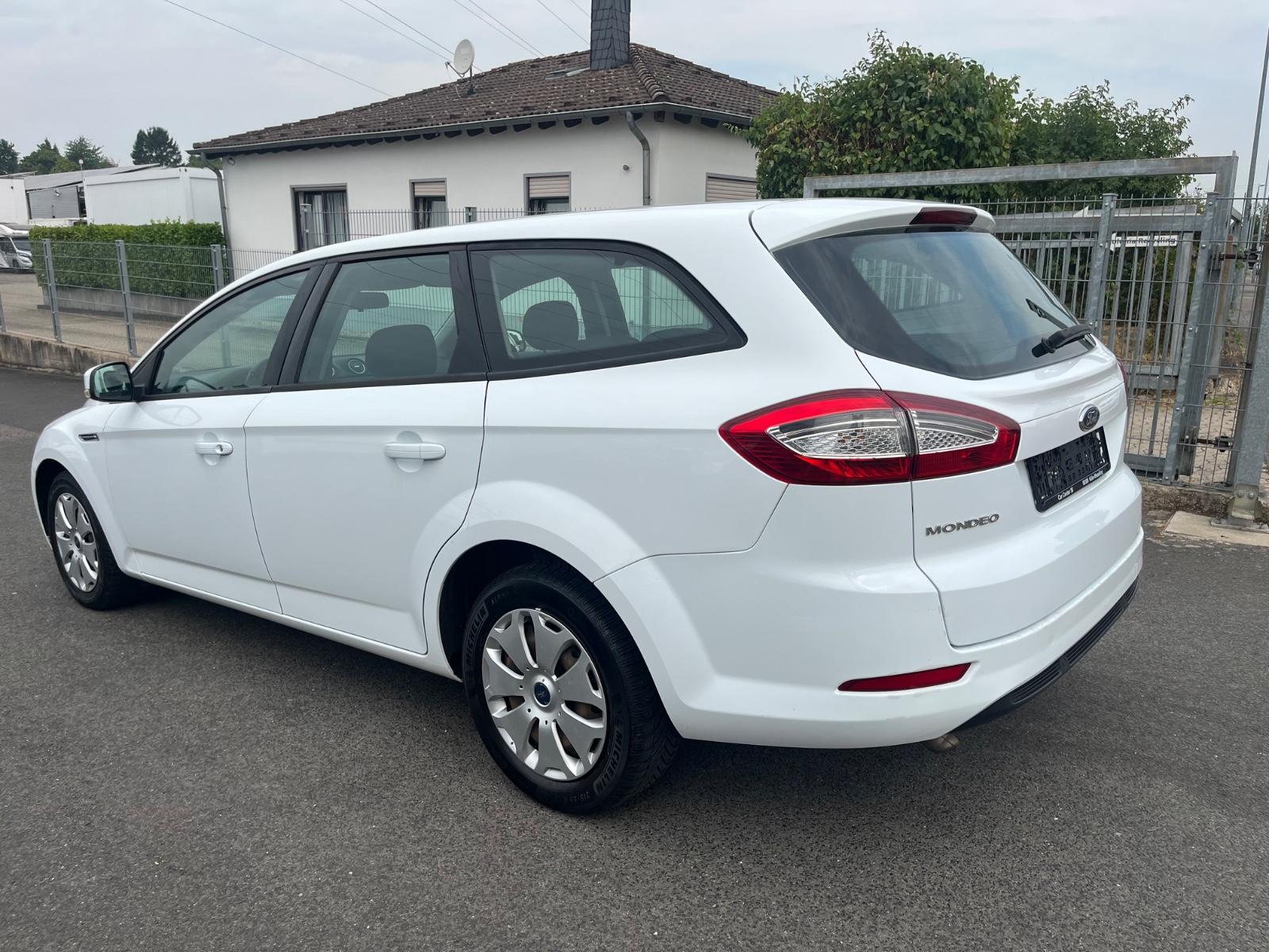 Ford Mondeo 2012 — interior