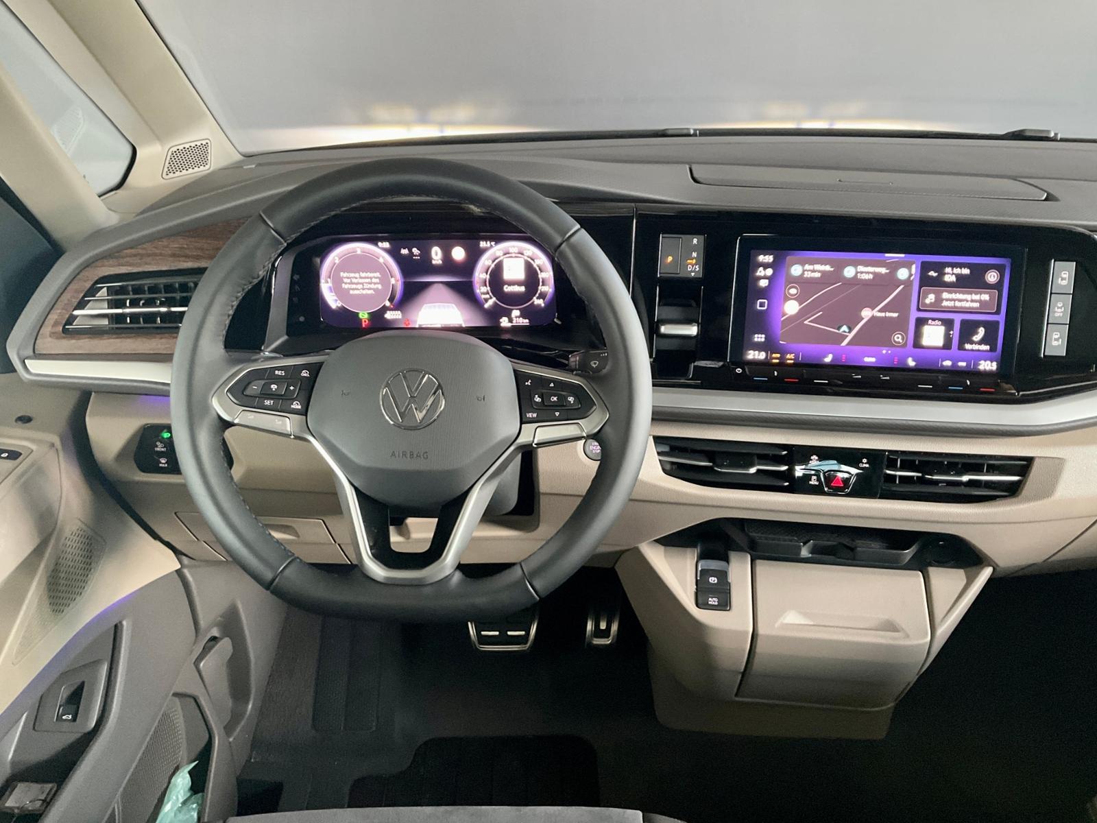 Volkswagen T7 Multivan 2.0 TDI DSG Style lang AHK PANO NAVI