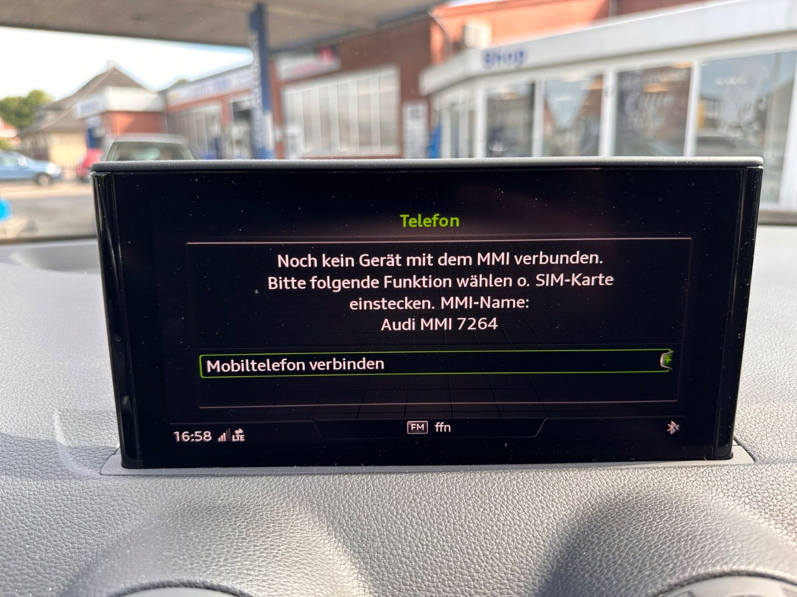 Fahrzeugabbildung Audi Q2 35 TFSI Navi/Virtual/APP/eHeck/RFK/PDC/LED