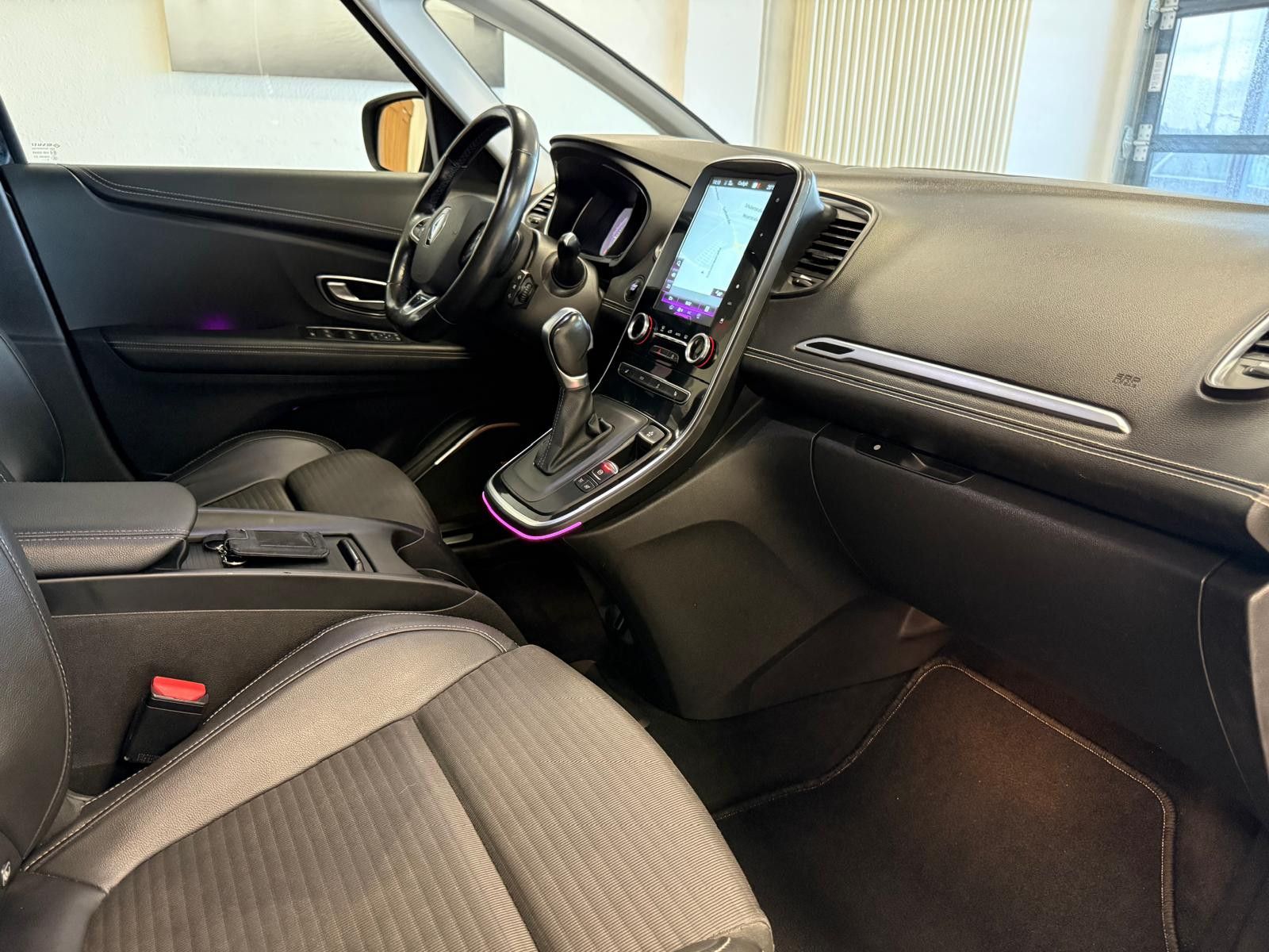 Fahrzeugabbildung Renault Scenic ENERGY dCi 160 EDC Bose Edition/ 7.SITZER