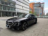 Mercedes-Benz E 400 e 4MATIC-8 Fach Bereifung Ambiente plus - gebrauchte Mercedes-Benz E 400 aus dem Jahr 2024