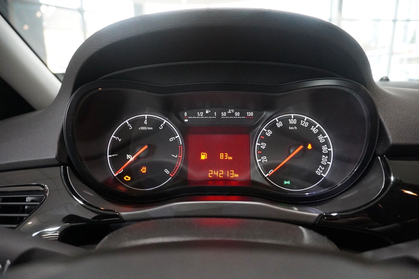 Fahrzeugabbildung Opel Corsa E 1.4 COLOR EDITION SPORT/SHZ/PDC/TEMP.