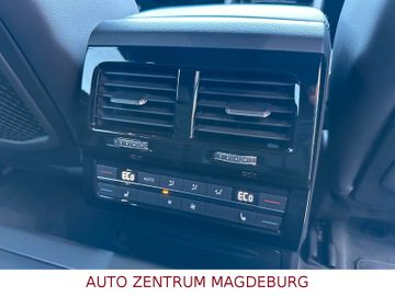 Volkswagen Touareg - 12