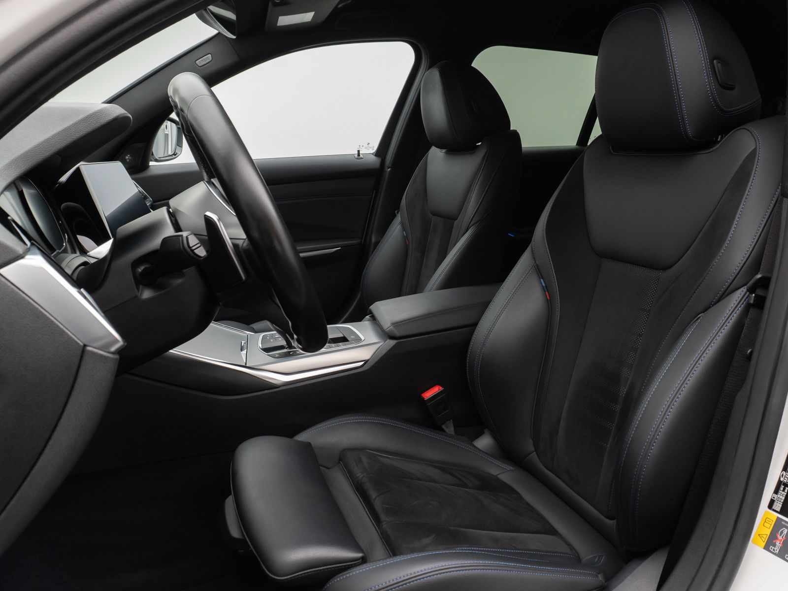 Fahrzeugabbildung BMW 330e M Sport Kamera DAB H/K Geschwind Parkassist