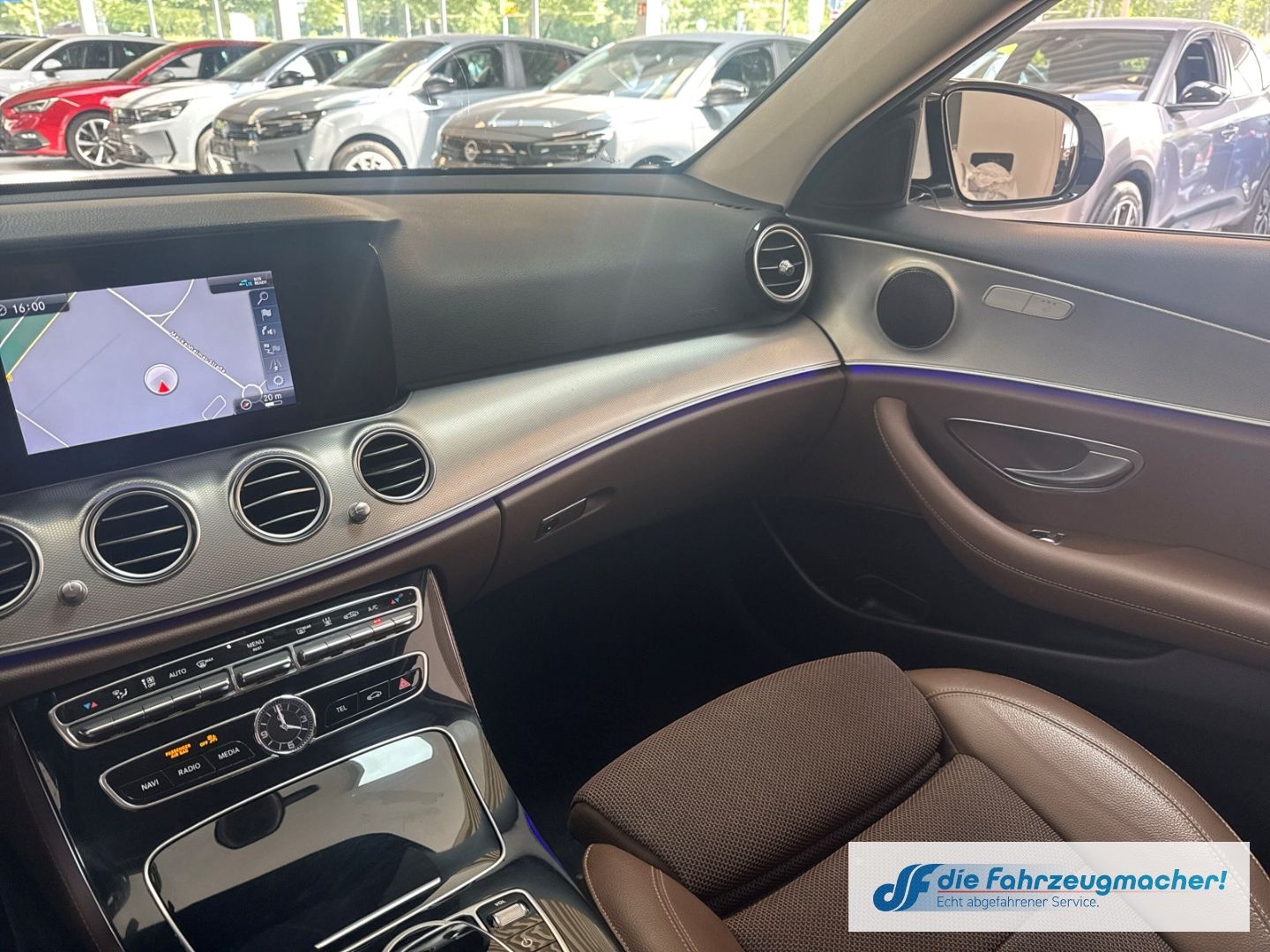 Fahrzeugabbildung Mercedes-Benz E 300 T-Modell de Niveau Navi Digitales Cockpit