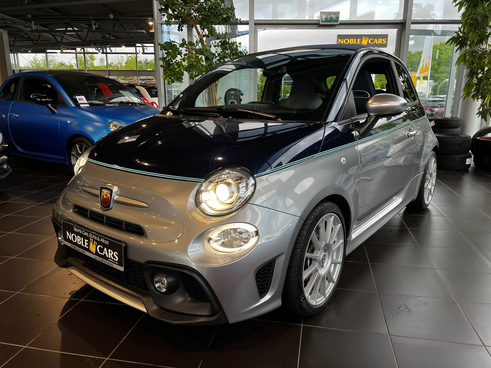 Fahrzeugabbildung Abarth 695C Rivale 175th Anniversary XEN NAVI LEDER Sit