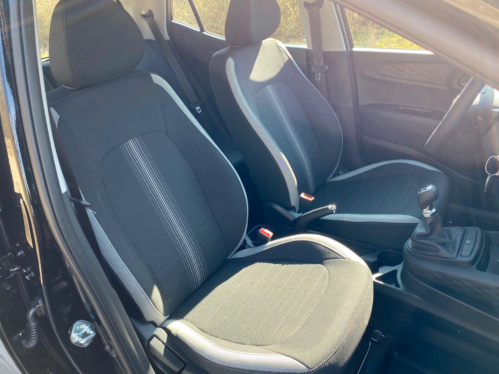 Fahrzeugabbildung Hyundai i10 1.0 Select *Navi*Klima*CarPlay*RFKamera*PDC*