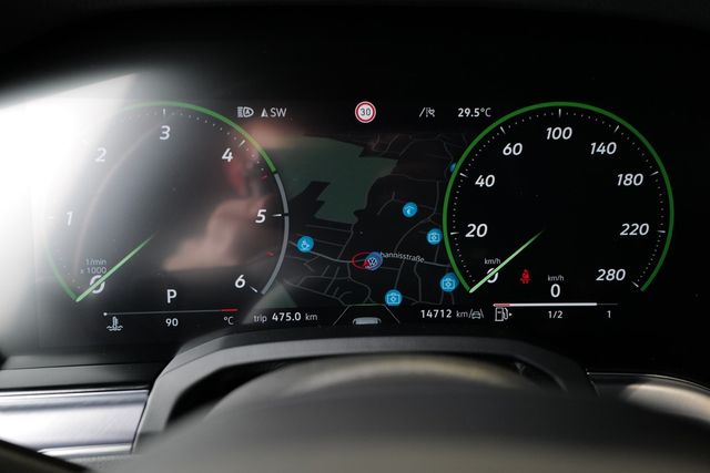Volkswagen Touareg 3.0TDI R-Line BlackStyle Nachtsicht HuD 