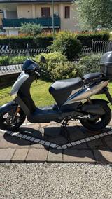 Kymco Agility 50 R12 con bauletto post - KYMCO AGILITY 50
