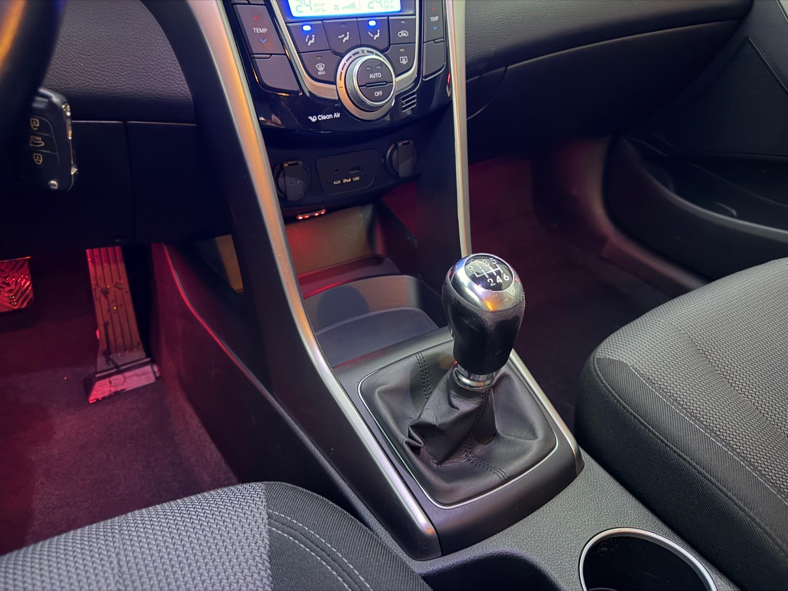 Hyundai i30 2014 — photo 14