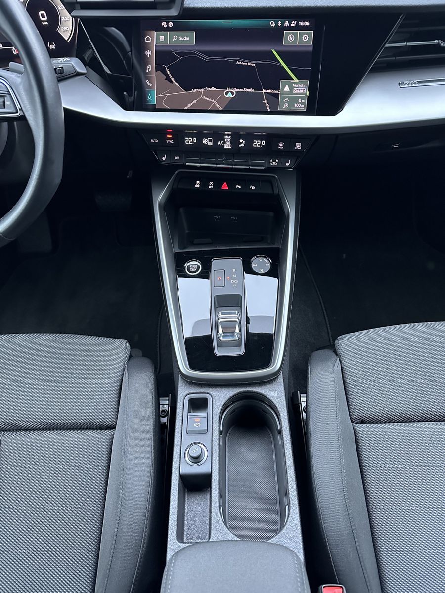 Fahrzeugabbildung Audi A3 SpB 35 TDI S-Line NAV+LED+ACC+AHK+18ZO+VCOCK