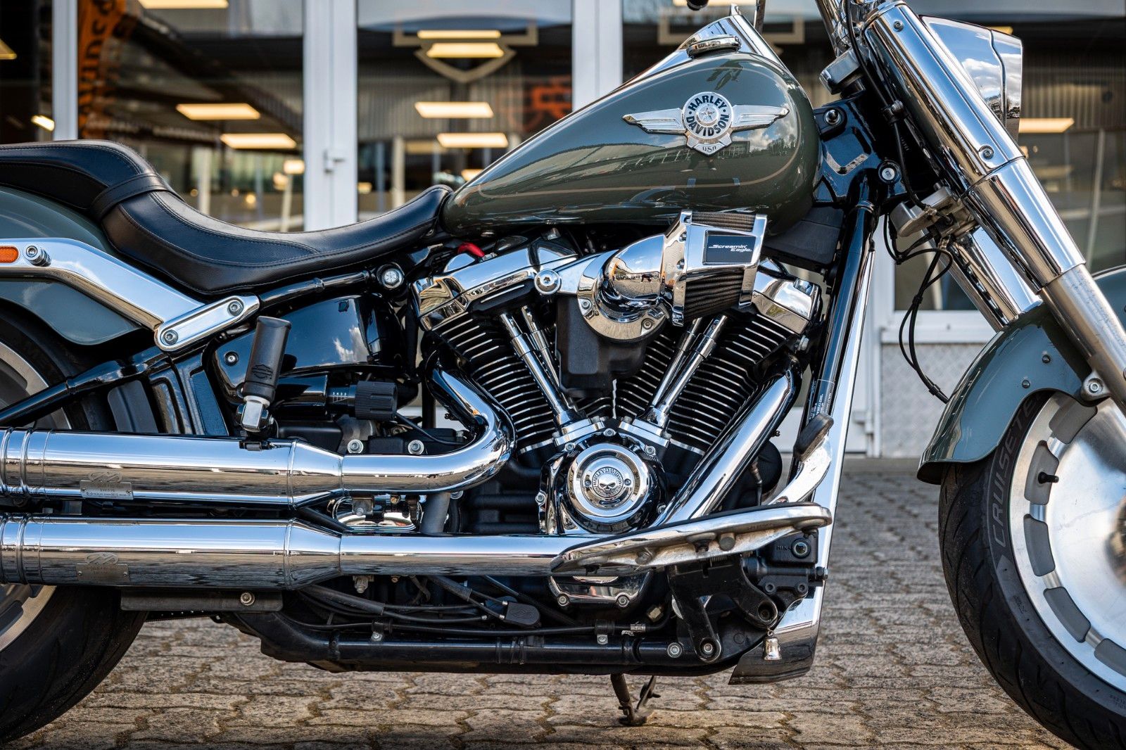 Fahrzeugabbildung Harley-Davidson FLFBS Fat Boy Softail 114 - Jekill & Hyde -