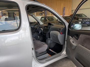 Toyota Yaris 1.3 linea sol *Klima*TÜV0826*AHK*