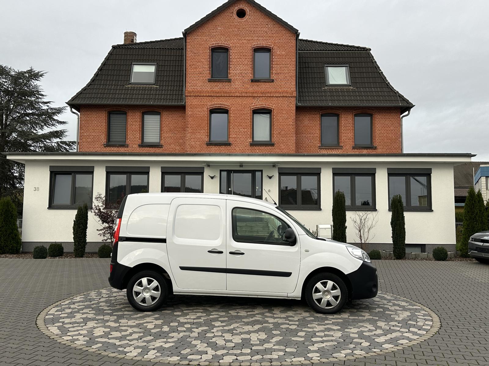 Nissan NV250