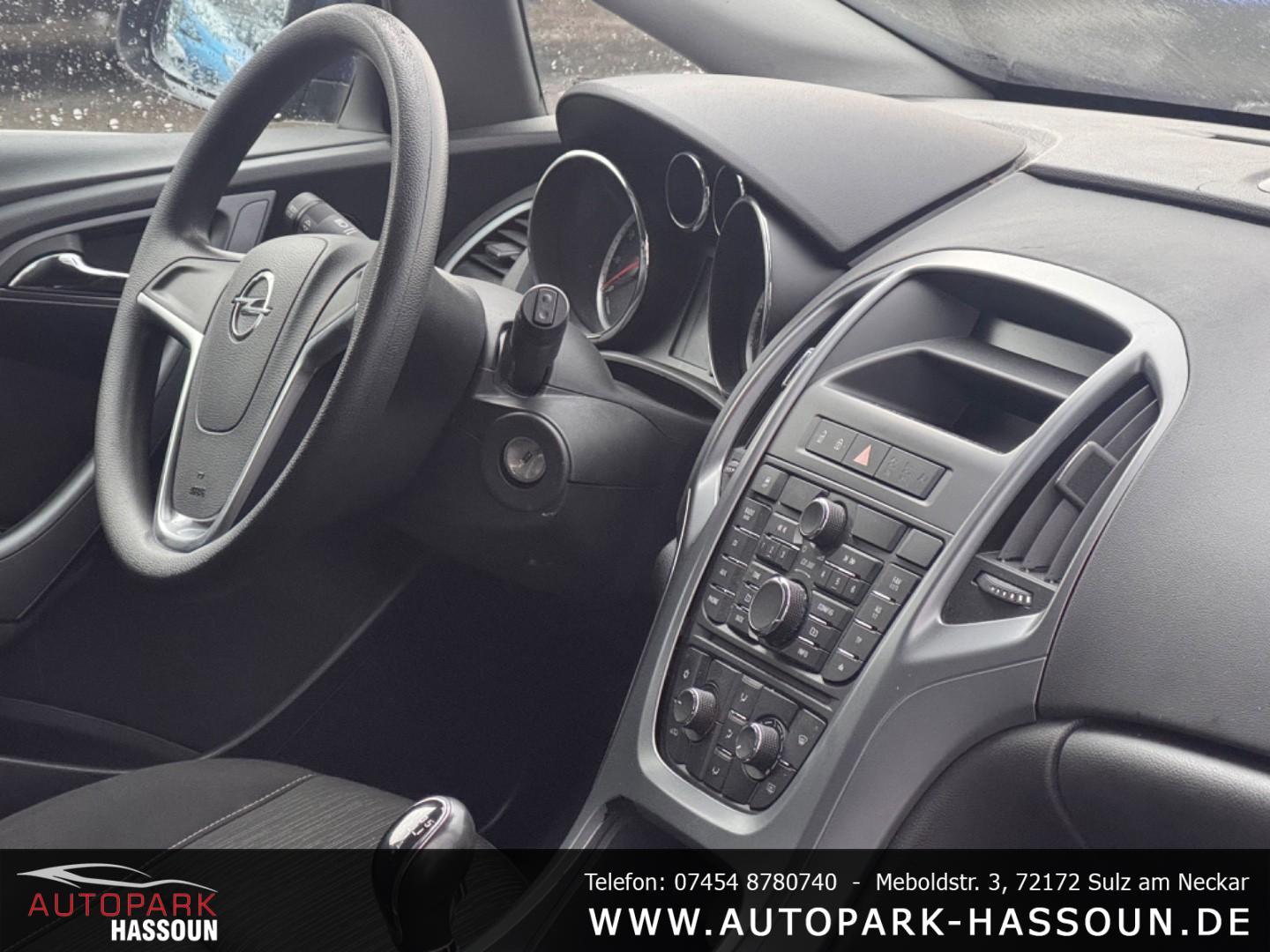 Opel Astra 2012 — photo 5