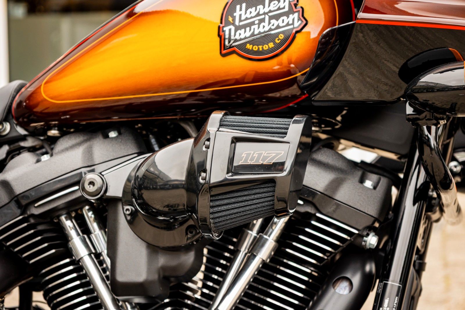 Fahrzeugabbildung Harley-Davidson FXLRST Low Rider ST 117 HeinzBikes Clubstyle SE