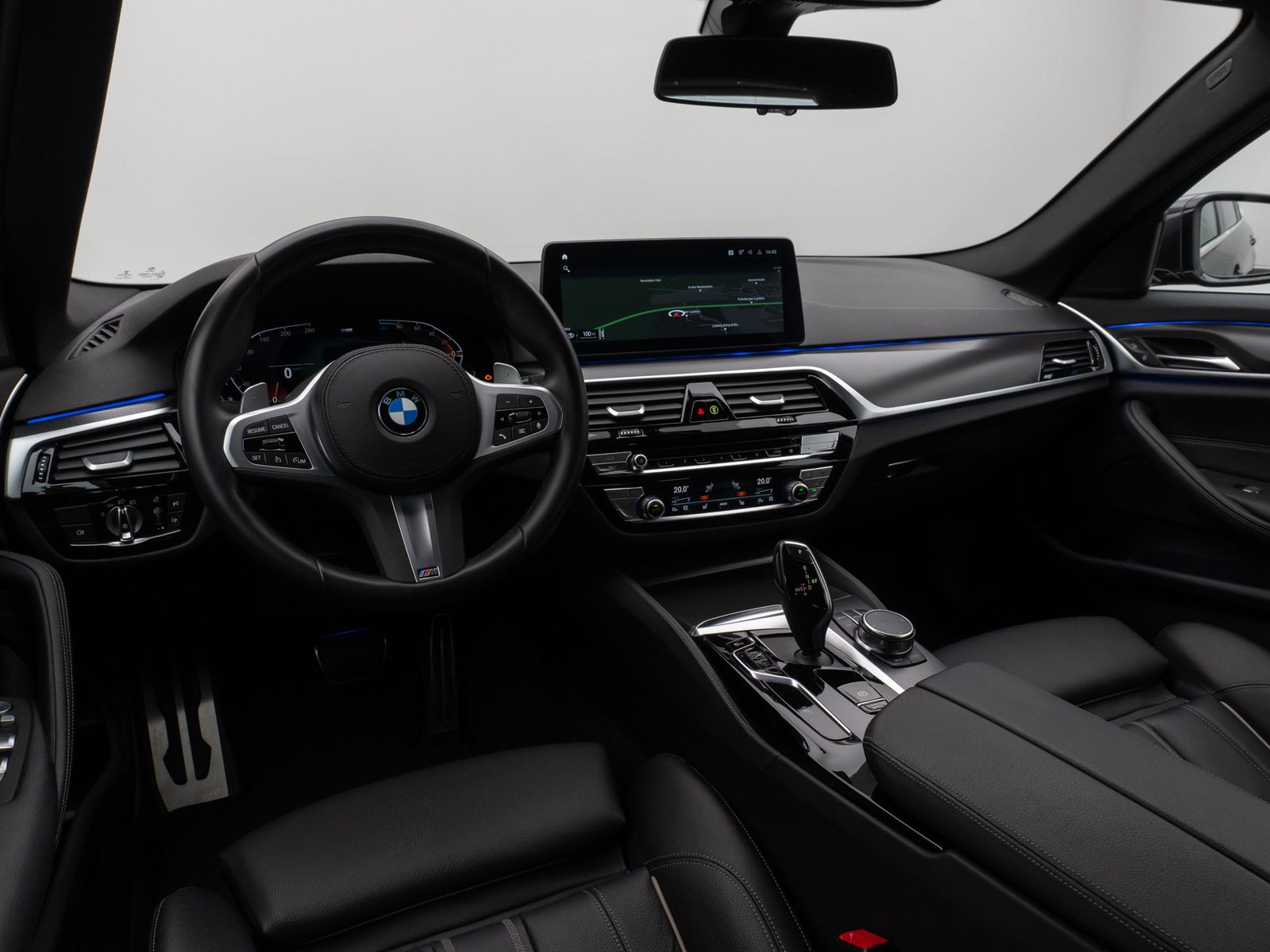 Fahrzeugabbildung BMW 520d xD M Sport Laser Kamera HUD DAB HiFi 19Zoll